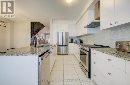 2285 Khalsa Gate, Oakville, ON - Indoor Photo Showing Kitchen With Stainless Steel Kitchen With Double Sink With Upgraded Kitchen