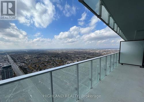 5706 - 3900 Confederation Parkway, Mississauga, ON - Outdoor With View