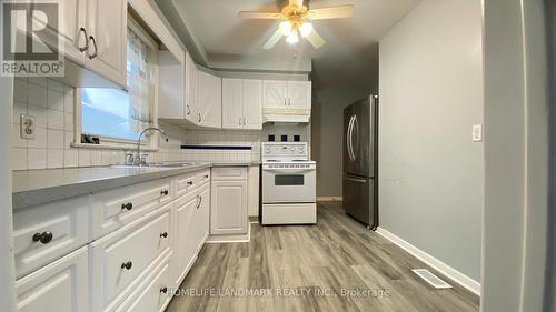 157 Sussex Avenue, Richmond Hill, ON - Indoor Photo Showing Kitchen
