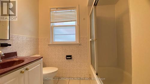 157 Sussex Avenue, Richmond Hill, ON - Indoor Photo Showing Bathroom