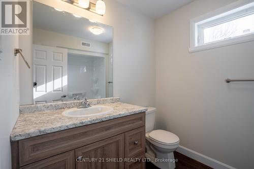 307 Kooiman Avenue, Cornwall, ON - Indoor Photo Showing Bathroom