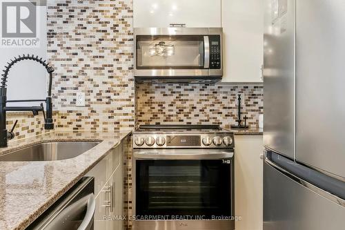 628 - 801 King Street W, Toronto, ON - Indoor Photo Showing Kitchen With Upgraded Kitchen