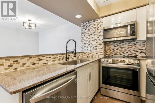 628 - 801 King Street W, Toronto, ON - Indoor Photo Showing Kitchen With Upgraded Kitchen