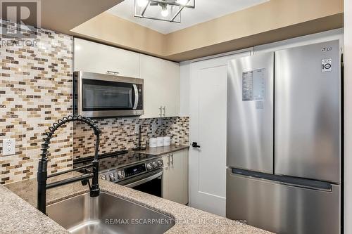 628 - 801 King Street W, Toronto, ON - Indoor Photo Showing Kitchen With Upgraded Kitchen