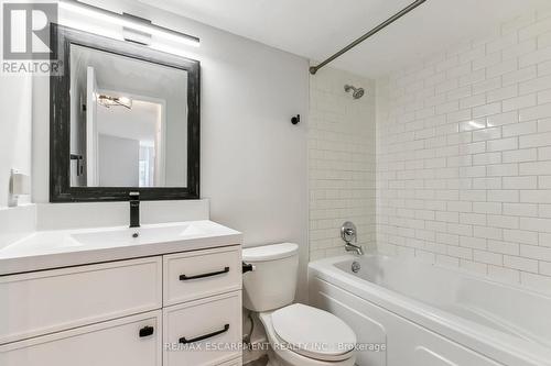 628 - 801 King Street W, Toronto, ON - Indoor Photo Showing Bathroom