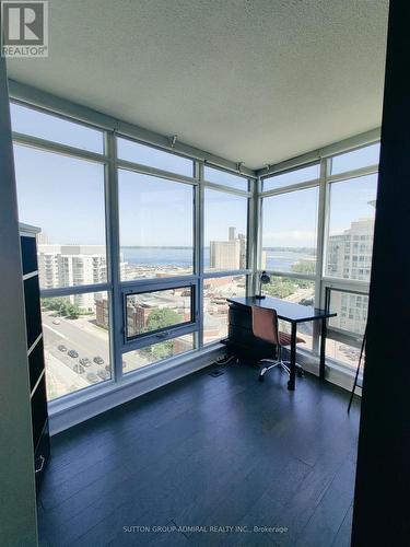 1405 - 600 Fleet Street, Toronto, ON - Indoor