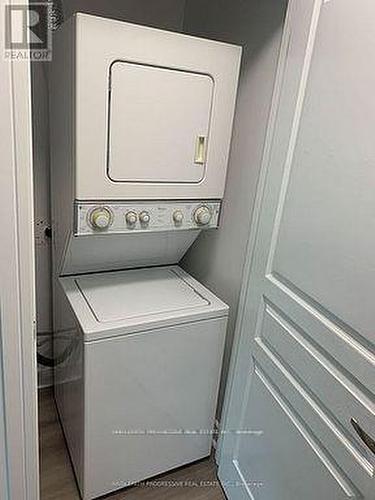 103 - 19 Avondale Avenue, Toronto, ON - Indoor Photo Showing Laundry Room
