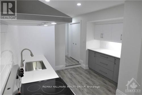 6 - 375 Mackay Street, Ottawa, ON - Indoor Photo Showing Kitchen