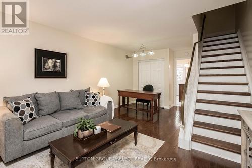 G - 111 Wellesley Crescent, London East (East I), ON - Indoor Photo Showing Living Room