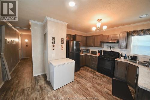 15895 Longwoods Road, Zone Township, ON - Indoor Photo Showing Kitchen
