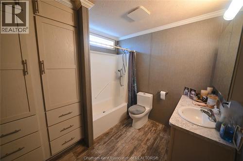 15895 Longwoods Road, Zone Township, ON - Indoor Photo Showing Bathroom