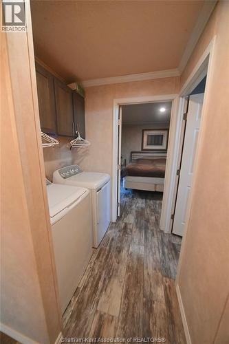 15895 Longwoods Road, Zone Township, ON - Indoor Photo Showing Laundry Room