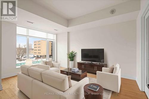 302 - 75 Cleary Avenue, Ottawa, ON - Indoor Photo Showing Living Room