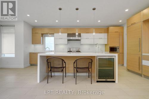 298 Crestview Road, Ottawa, ON - Indoor Photo Showing Kitchen