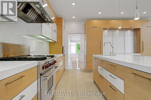 298 Crestview Road, Ottawa, ON - Indoor Photo Showing Kitchen With Upgraded Kitchen