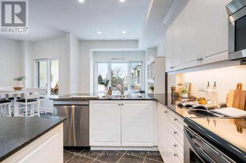 22 - 104 Farm Gate Road, Blue Mountains, ON - Indoor Photo Showing Kitchen