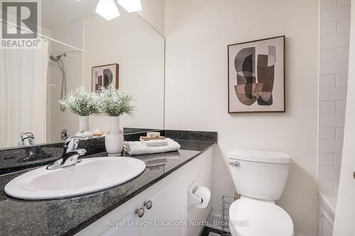 22 - 104 Farm Gate Road, Blue Mountains, ON - Indoor Photo Showing Bathroom
