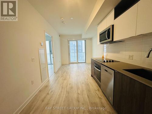 3709 - 100 Dalhousie Street, Toronto, ON - Indoor Photo Showing Kitchen