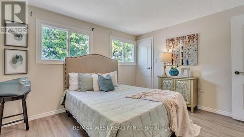 67 Corbett Drive, Barrie, ON - Indoor Photo Showing Bedroom