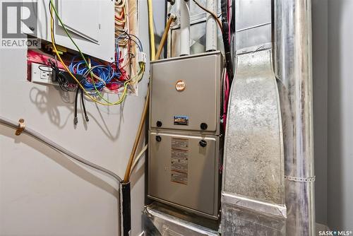 446 Arthur Street, Regina, SK - Indoor