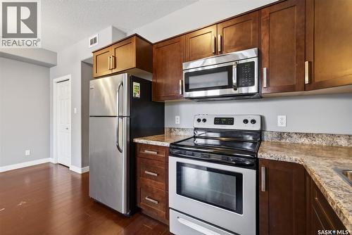 446 Arthur Street, Regina, SK - Indoor Photo Showing Kitchen