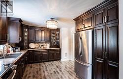 Kitchen with walk-in Pantry - 