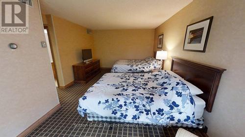 27-202 Golfview - Deerhurst Drive, Huntsville (Chaffey), ON - Indoor Photo Showing Bedroom
