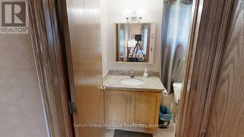 27-202 Golfview - Deerhurst Drive, Huntsville (Chaffey), ON - Indoor Photo Showing Bathroom