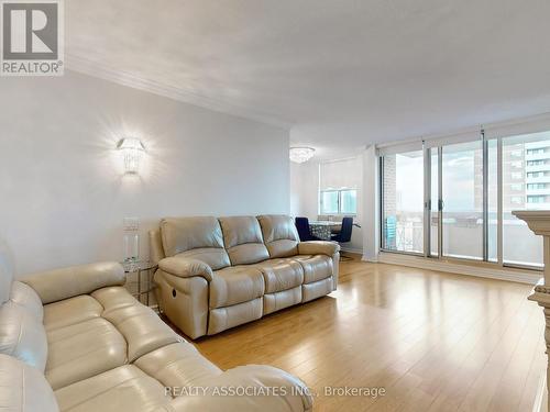1704 - 205 Hilda Avenue, Toronto, ON - Indoor Photo Showing Living Room