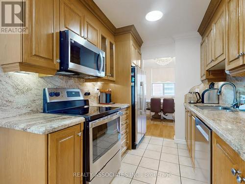 1704 - 205 Hilda Avenue, Toronto, ON - Indoor Photo Showing Kitchen With Upgraded Kitchen