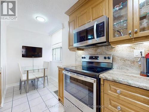 1704 - 205 Hilda Avenue, Toronto, ON - Indoor Photo Showing Kitchen