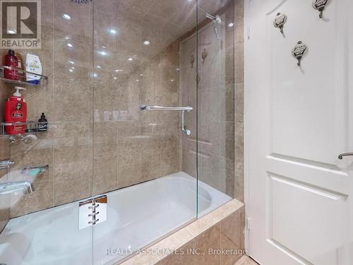 1704 - 205 Hilda Avenue, Toronto, ON - Indoor Photo Showing Bathroom