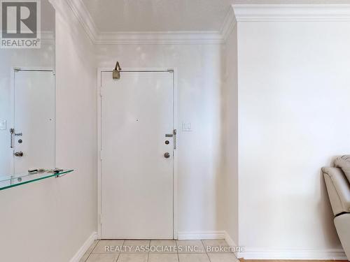 1704 - 205 Hilda Avenue, Toronto, ON - Indoor Photo Showing Other Room