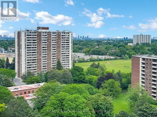 1704 - 205 Hilda Avenue, Toronto, ON - Outdoor