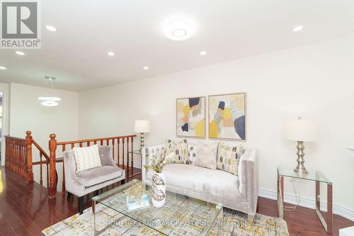 20 Croach Crescent, Toronto, ON - Indoor Photo Showing Living Room