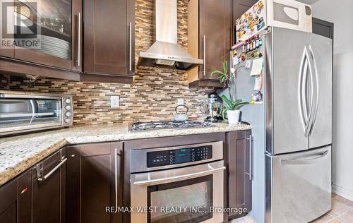 57 Westglen Crescent, Toronto, ON - Indoor Photo Showing Kitchen With Upgraded Kitchen