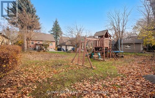 57 Westglen Crescent, Toronto, ON - Outdoor