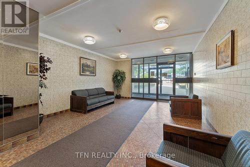 707 - 10330 Yonge Street W, Richmond Hill, ON - Indoor Photo Showing Other Room