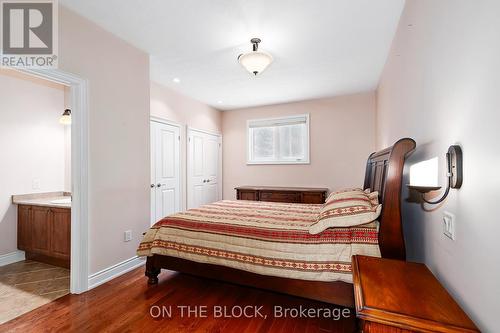 589 River Road E, Wasaga Beach, ON - Indoor Photo Showing Bedroom