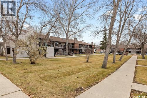 70 Gore Place, Regina, SK - Outdoor