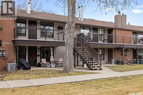 70 Gore Place, Regina, SK - Outdoor With Deck Patio Veranda