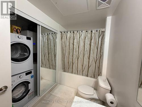 301 - 160 Canon Jackson Drive, Toronto, ON - Indoor Photo Showing Laundry Room