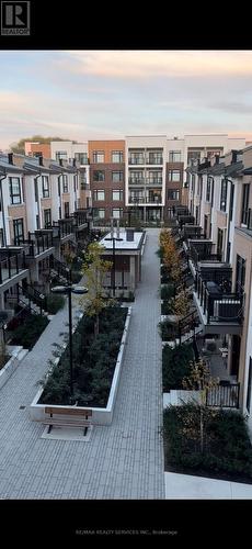 301 - 160 Canon Jackson Drive, Toronto, ON - Outdoor