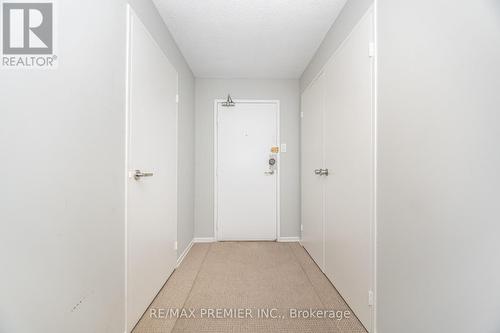 1602 - 475 The West Mall, Toronto, ON - Indoor Photo Showing Other Room