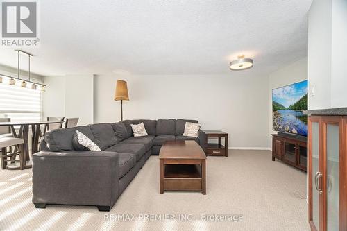 1602 - 475 The West Mall, Toronto, ON - Indoor Photo Showing Living Room