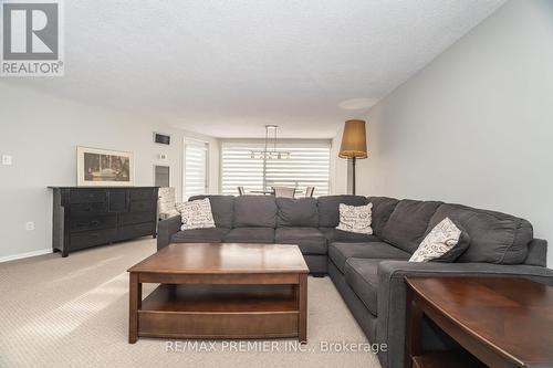 1602 - 475 The West Mall, Toronto, ON - Indoor Photo Showing Living Room