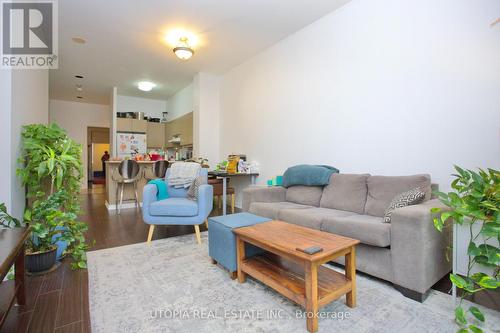 1017 - 7 King Street E, Toronto, ON - Indoor Photo Showing Living Room
