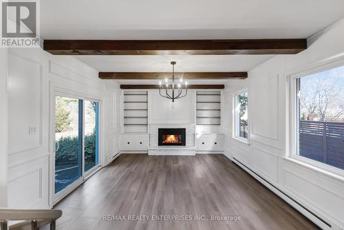 1503 Lochlin Trail, Mississauga, ON - Indoor Photo Showing Living Room With Fireplace