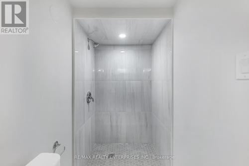 1503 Lochlin Trail, Mississauga, ON - Indoor Photo Showing Bathroom