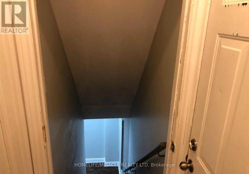 16 Janda Court, Toronto, ON - Indoor Photo Showing Other Room